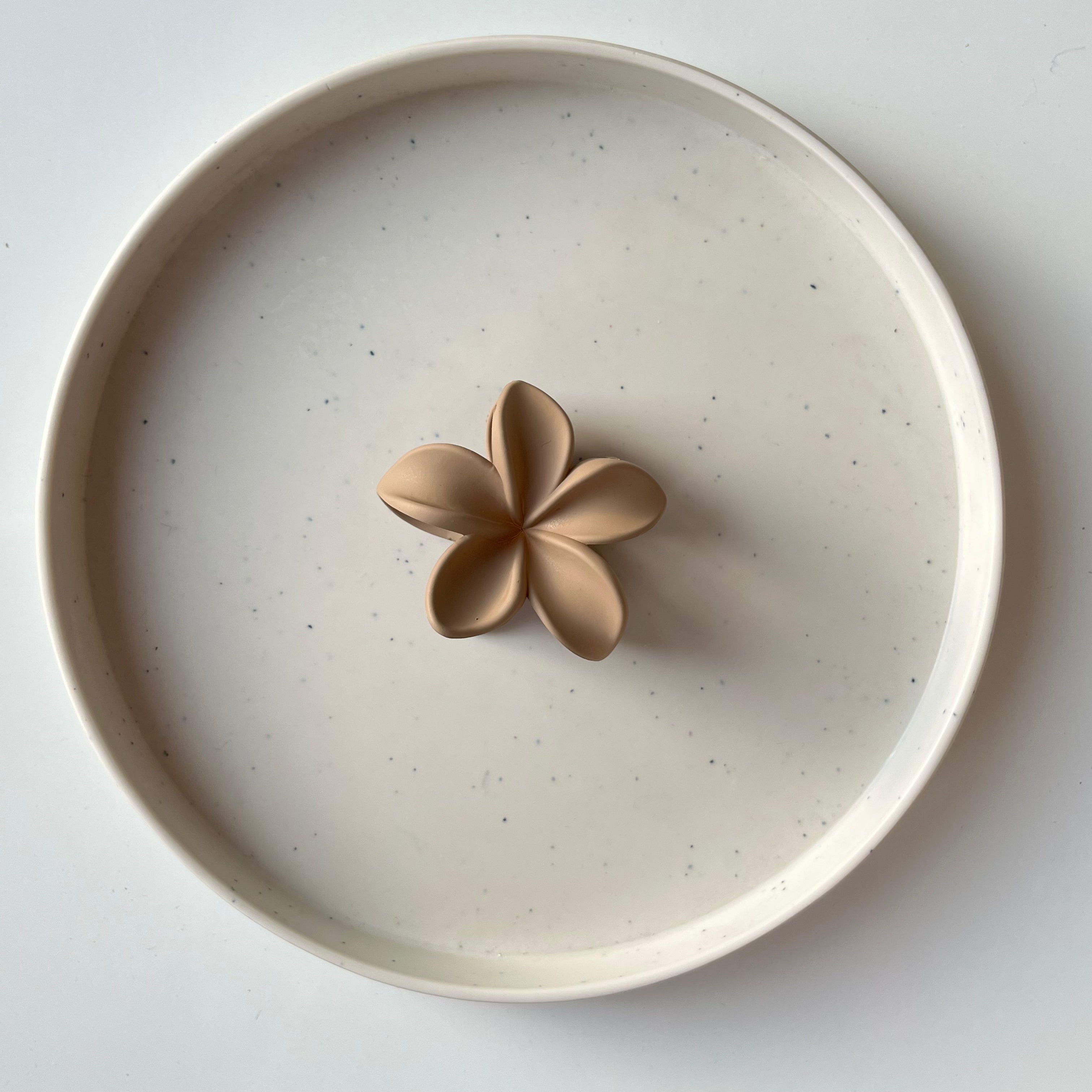 Fleur Matte Claw Clip – Medium